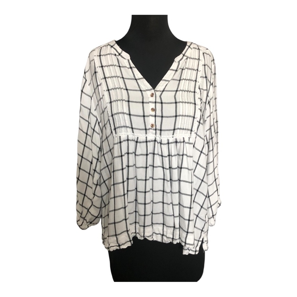 Wrangler Women’s White and Black Checkered Top Pintuck Front